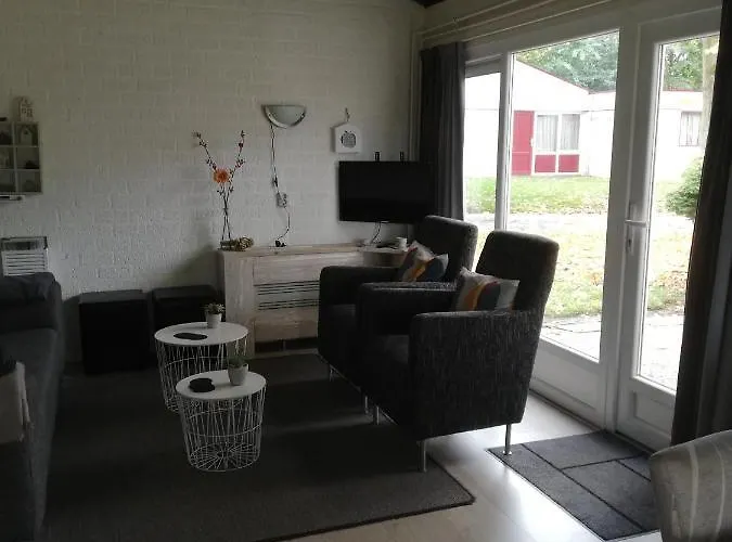 Rustige, Gelijkvloerse Vakantiewoning Met 2 Slaapkamers In Simpelveld, Zuid-limburg *